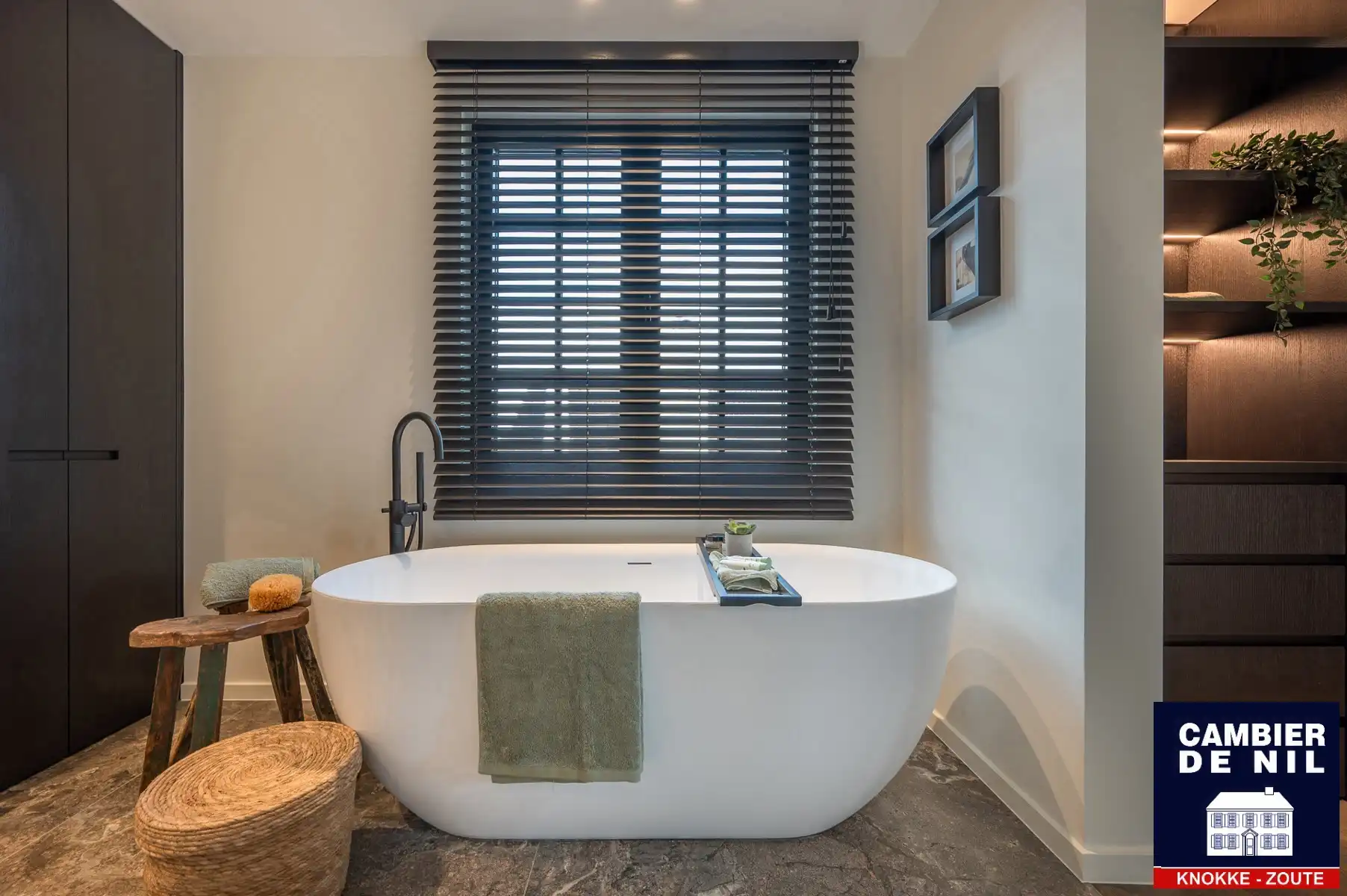 Ruime, volledig gerenoveerde villa aan de rand van het Zoute foto 16