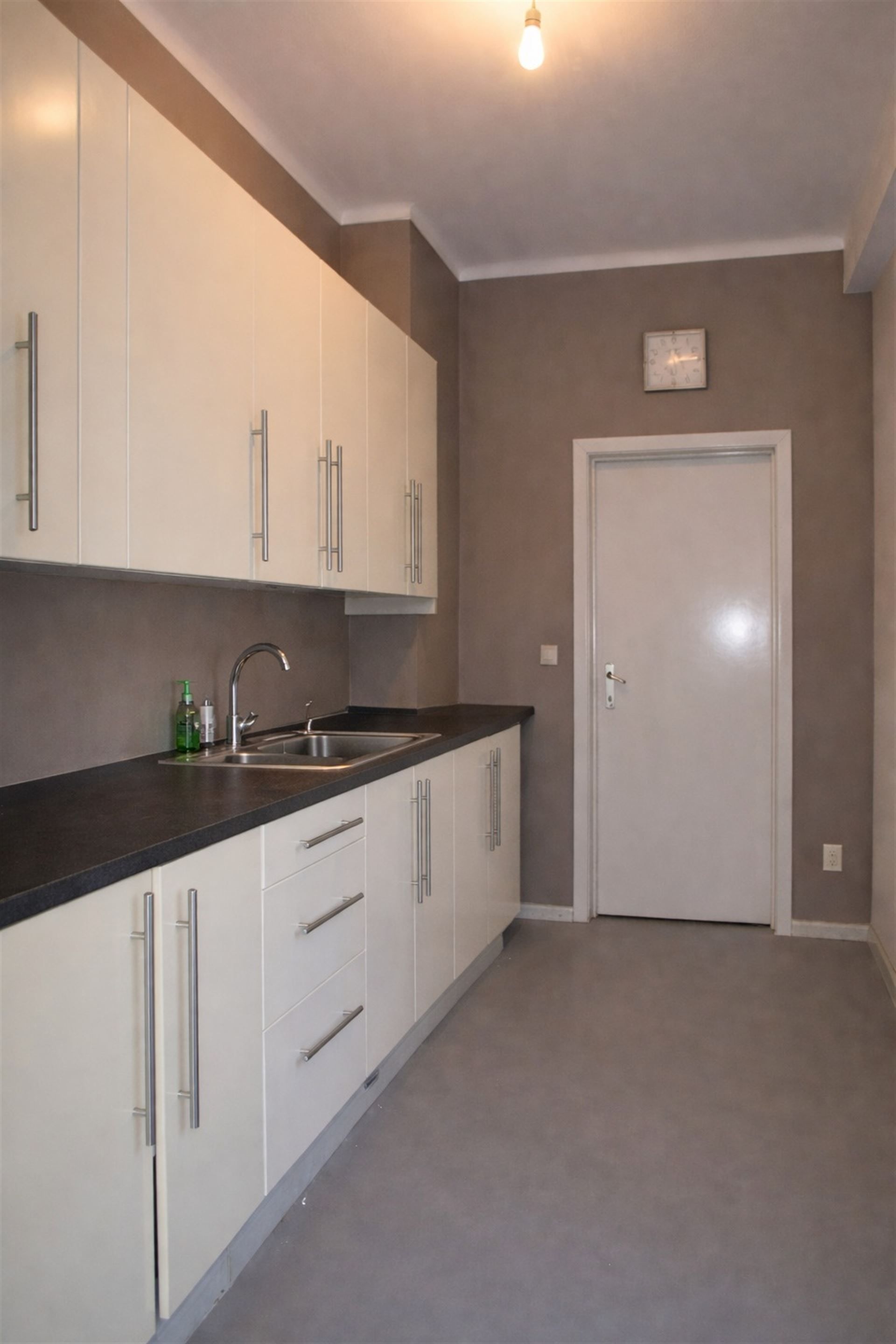 Handelsgelijkvloers op centrale ligging in Mechelen foto 9