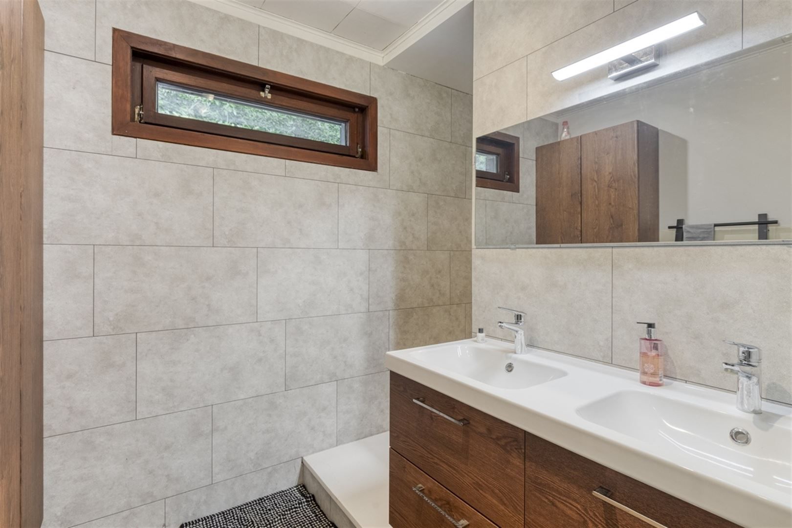 Rustig gelegen woning met prachtig vergezicht. foto 18