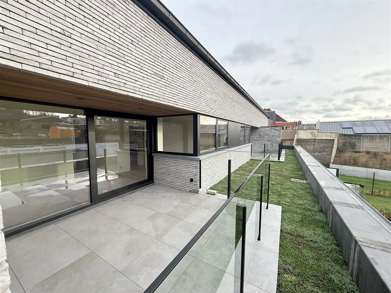 BEZOEKMOMENT  NU ZATERDAG  23/5 tsn 9u en 11  -- 3-slaapkamer appartement van 136m² met terras van 10 m² foto 5