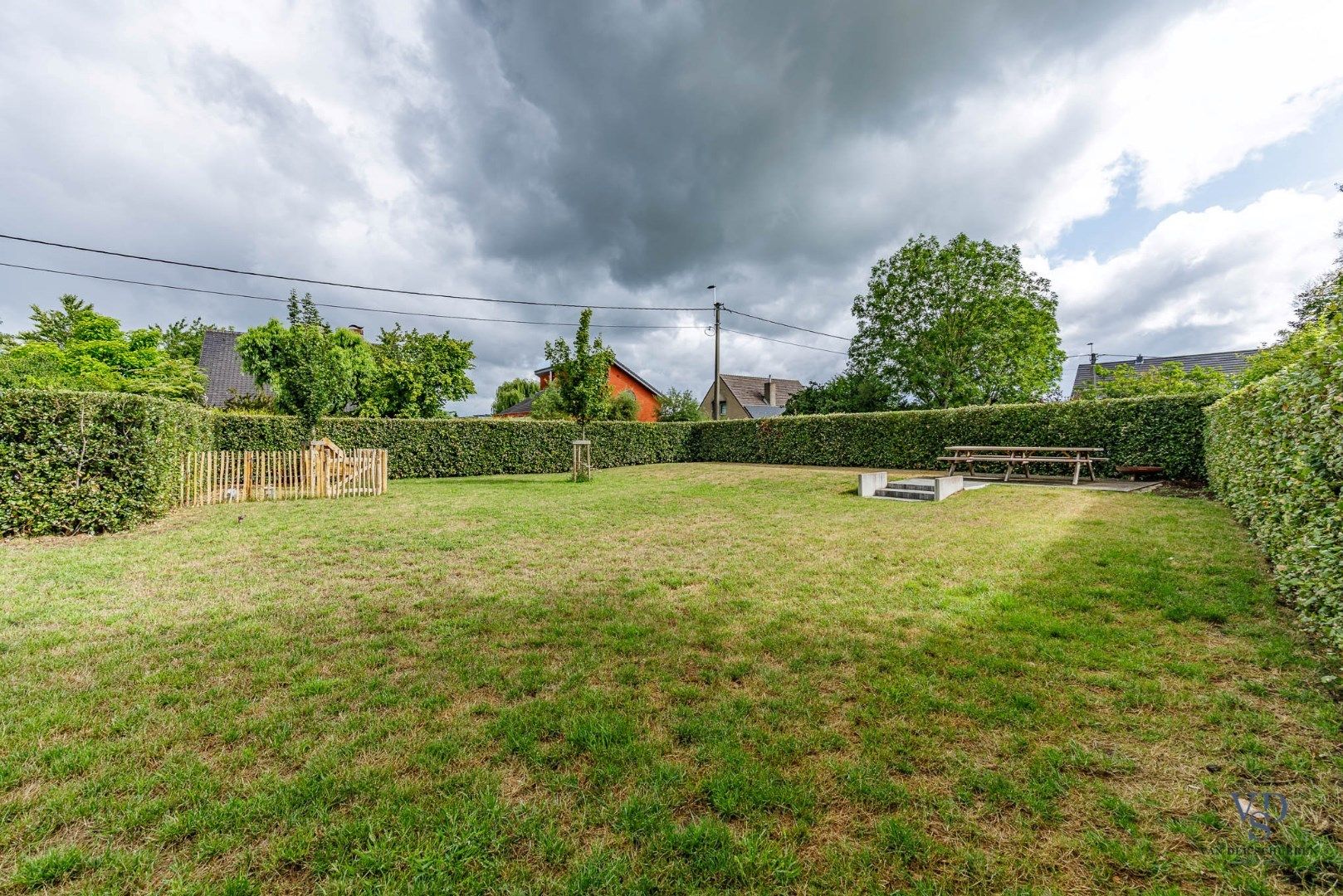 Rustig gelegen stuk bouwgrond, geschikt voor een Open Bebouwing  foto {{pictureIndex}}