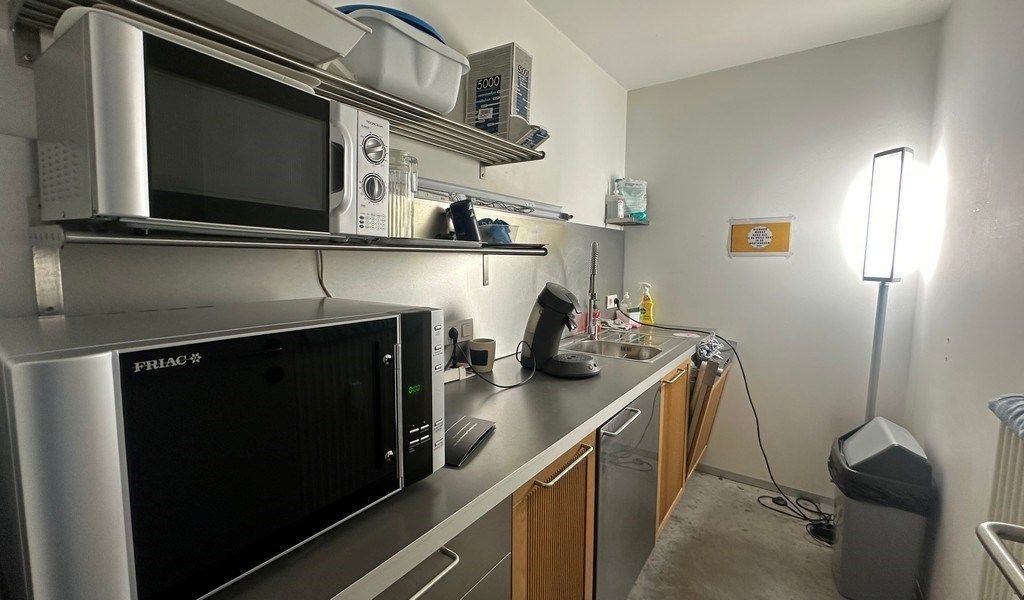 Instapklaar kantoor met terras te huur in Sint-Martens-Latem foto 8