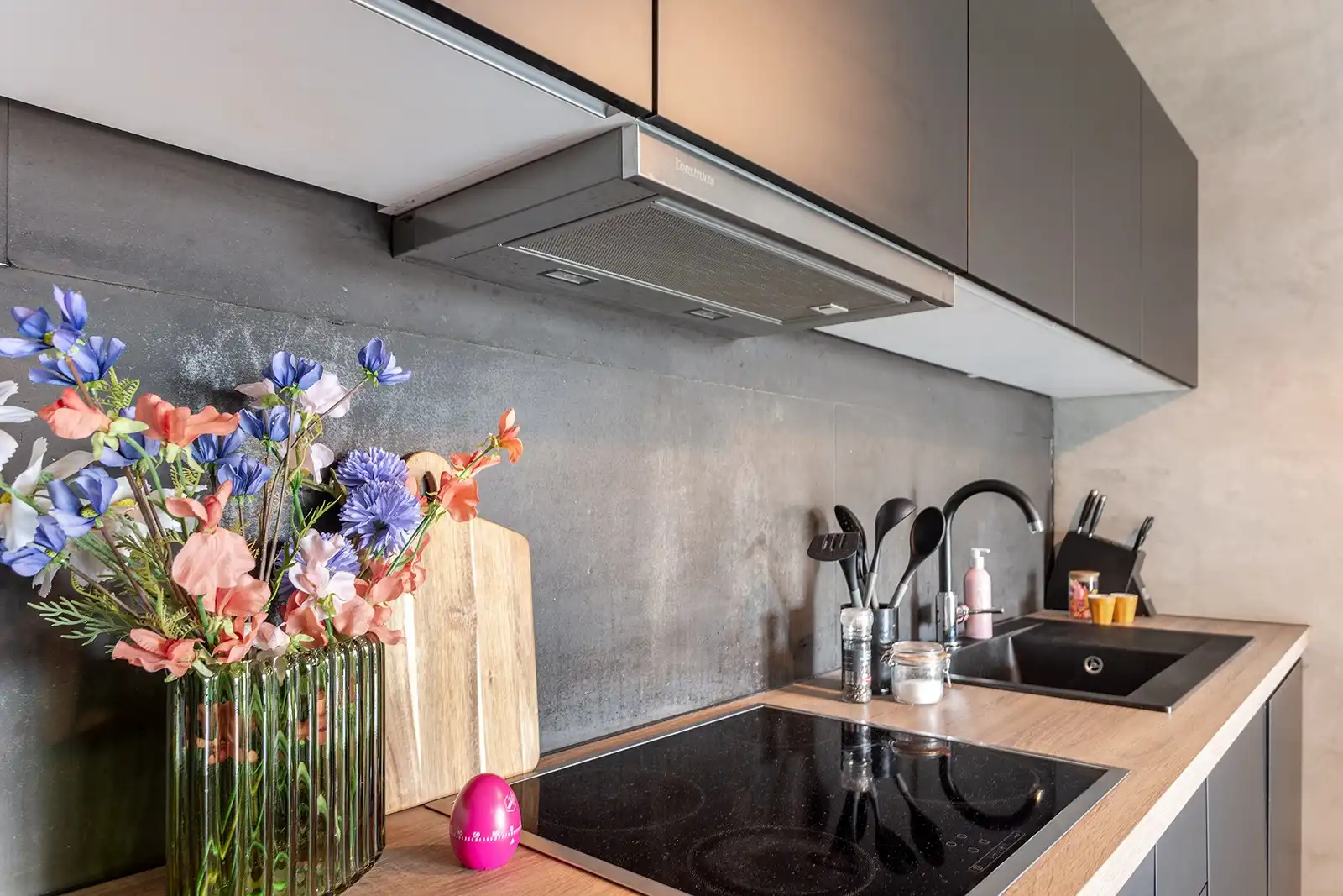 Energiezuinig appartement met industriële look nabij Markgravelei foto 6