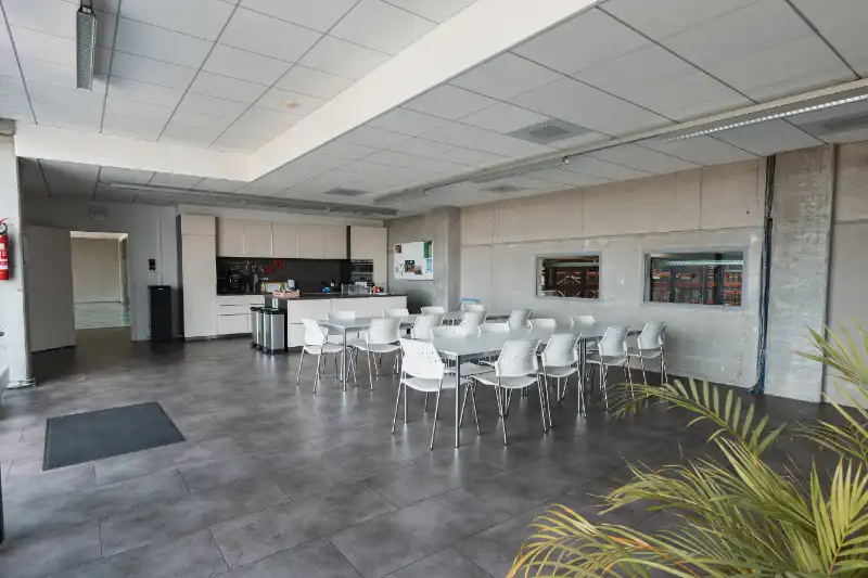 Bedrijfsgebouw te koop foto 19