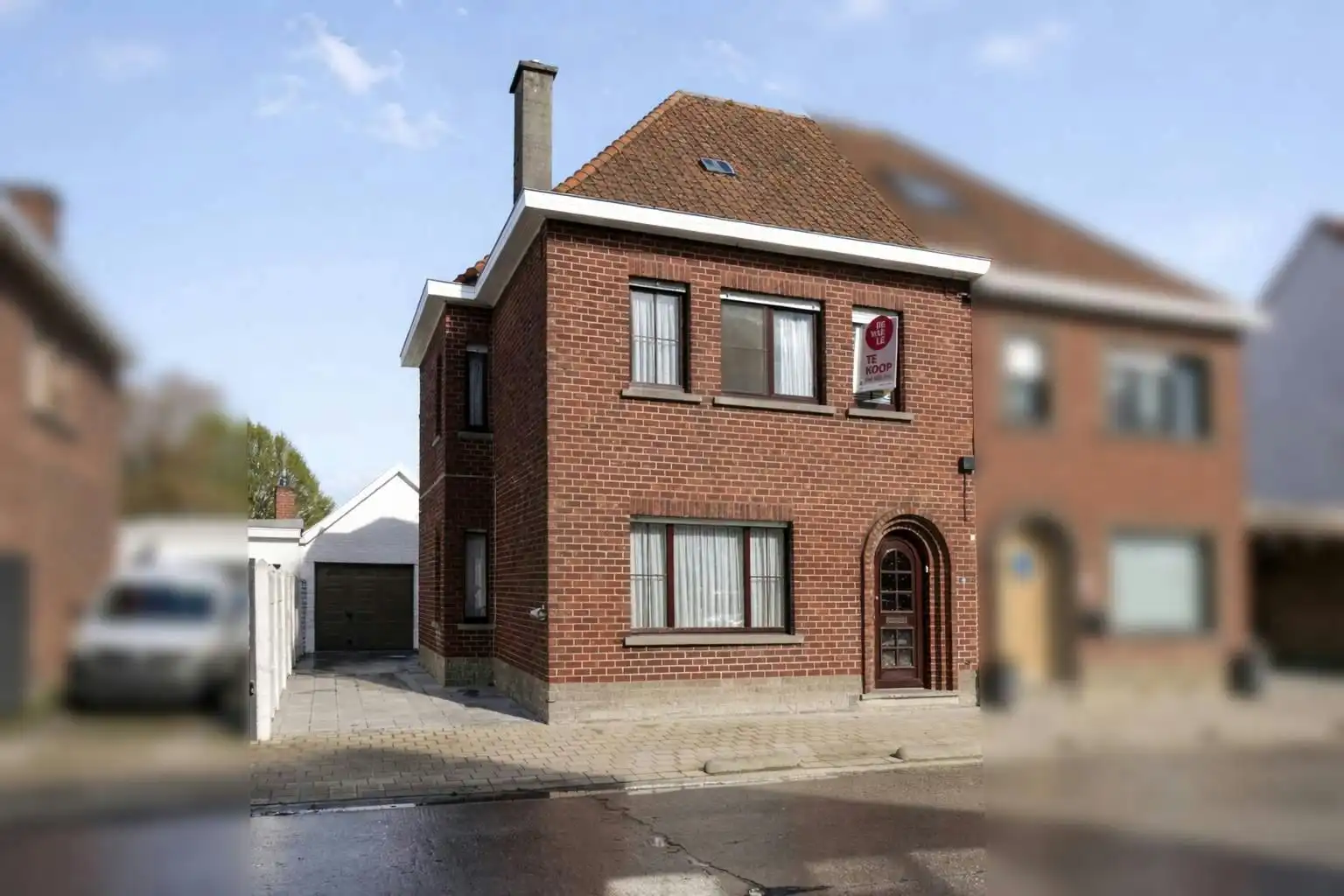 Hoofdfoto van de publicatie: Halfopen huis met 4 kamers te koop op toplocatie in Waregem