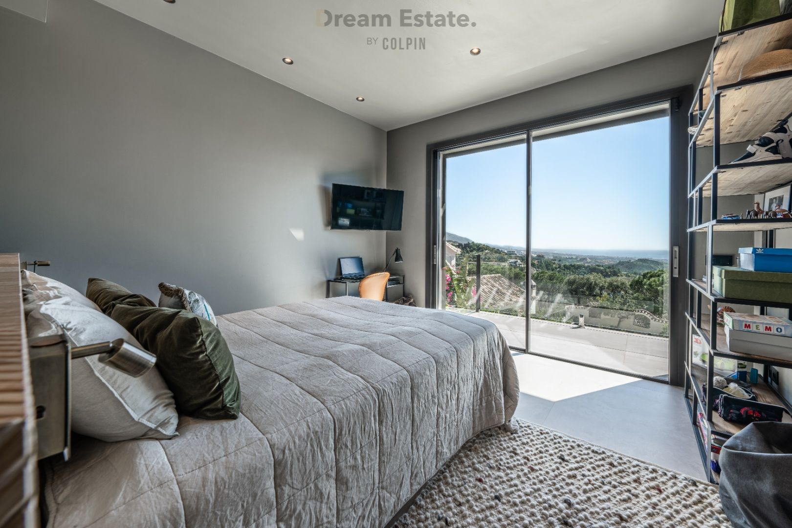 Nieuwe moderne villa op een heuvel met alle luxe voorzieningen te El Madoñal, Benahavis foto 15