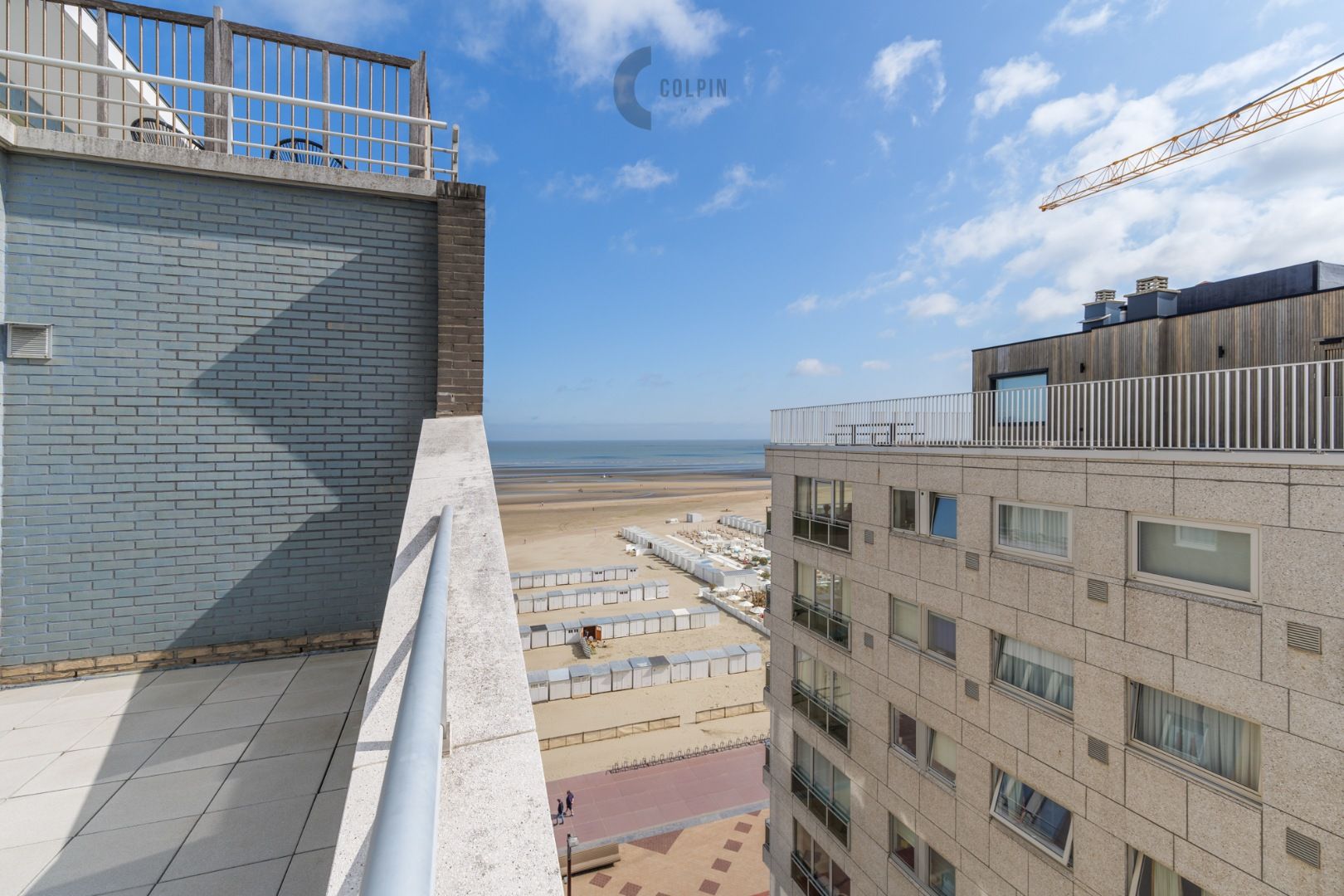 Fenomenaal hoekappartement met panoramisch zeezicht. foto 19