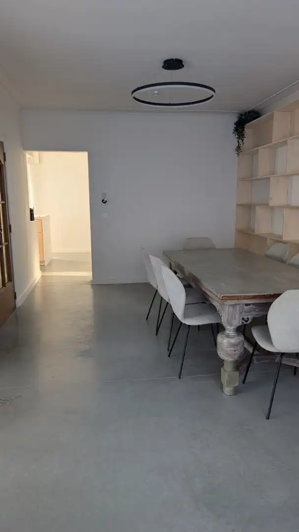 Ruime gerenoveerde woning met 3 slpks, gelegen op wandelafstand van het centrum !  foto 3