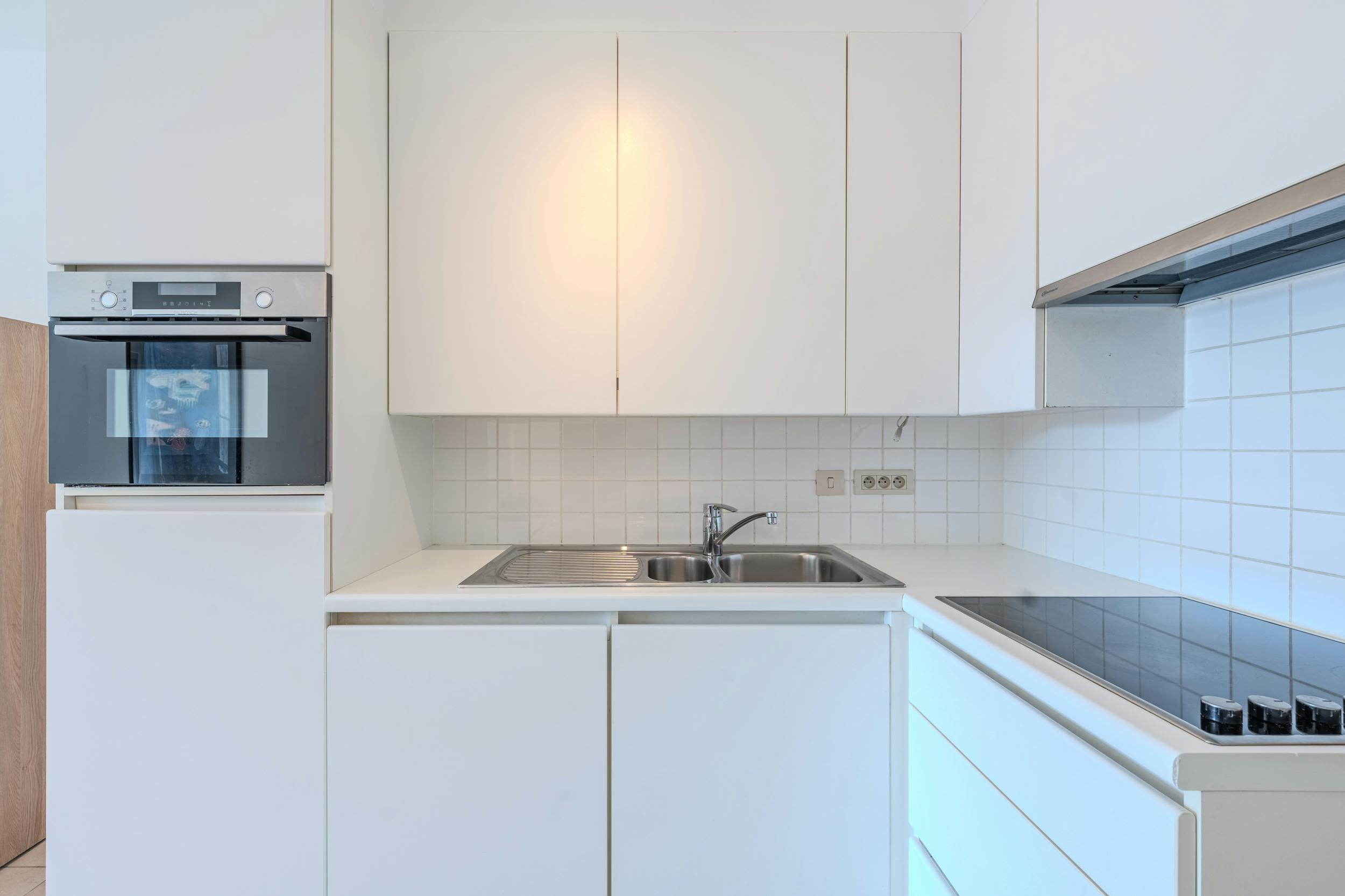 Instapklaar appartement met 1 slaapkamer, terras en zijdelings zeezicht! foto 8