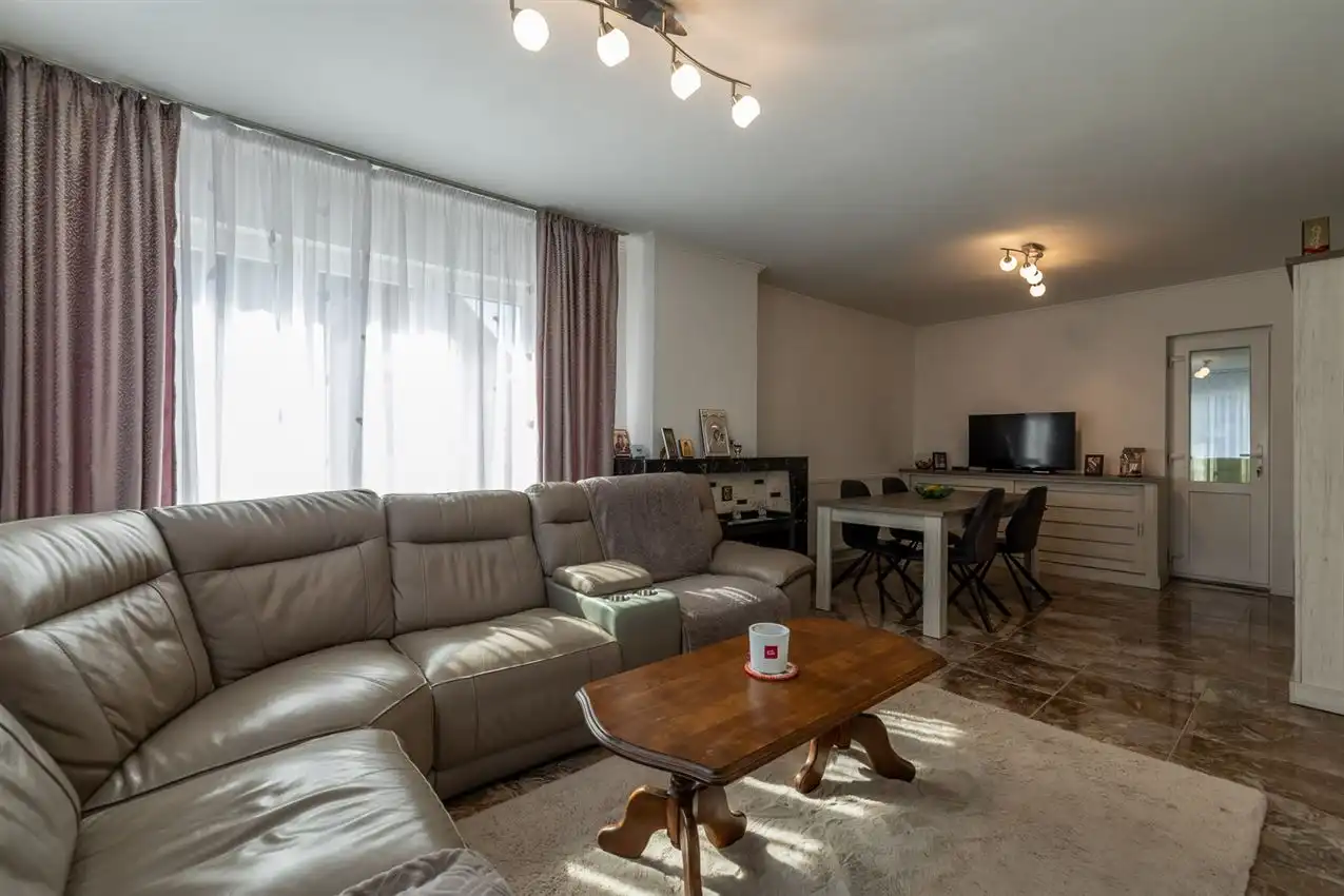 villastijl,vernieuwd in 2018, label D, mooi perceel foto 9