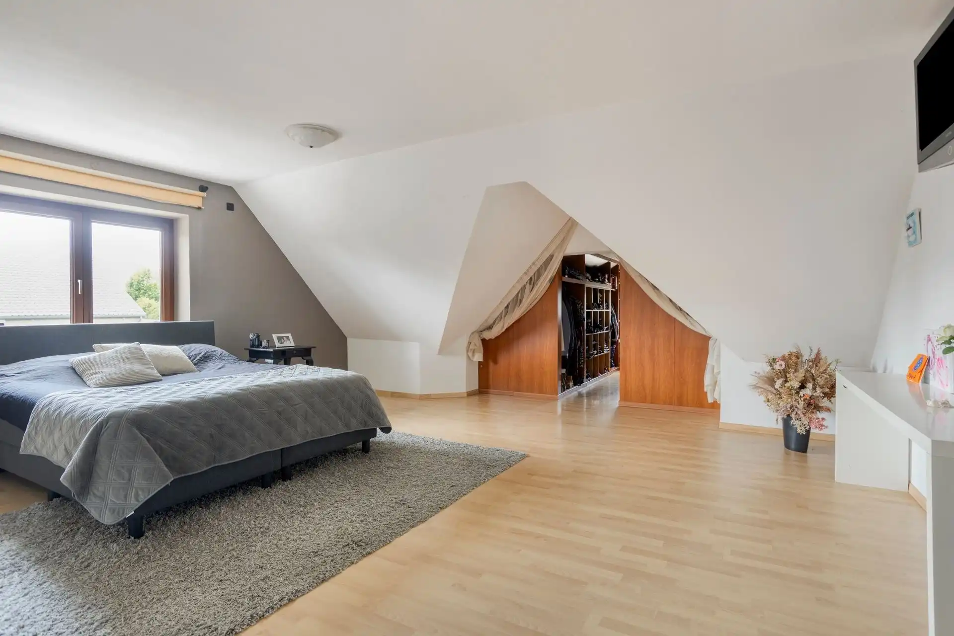Ruime woning op een perceel van 20a! foto 27