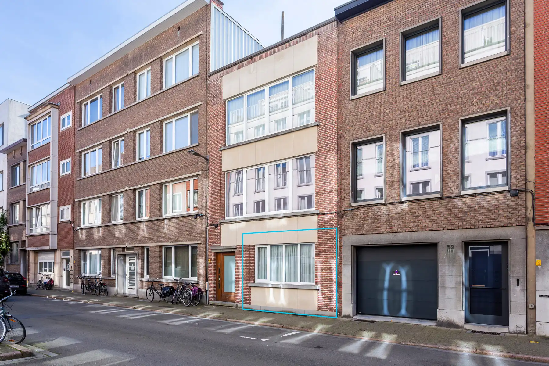 Hoofdfoto van de publicatie: Te renoveren appartement met ruim terras, hartje ’t Zuid