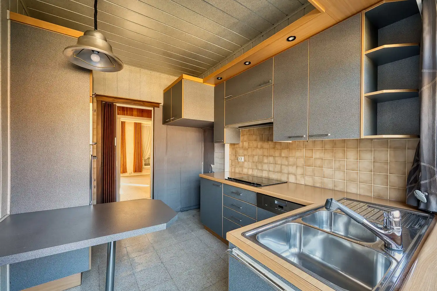 Hartje Brugge &nbsp;TOP &nbsp;TOERISTISCHE LIGGING , in de GOUDEN DRIEHOEK, Uitzonderlijk HANDELSPAND ( gevelbreedte 11 meter) &nbsp; &nbsp; &nbsp; &nbsp; &nbsp; &nbsp; &nbsp; &nbsp; &nbsp; &nbsp; &nbsp; &nbsp;&nbsp; LICHTRIJKE WINKELRUIMTE ,uitgevend op &nbsp;Exclusieve STADSPATIO met overdekte rondgang van 105m²+ GARAGE van 30 m² UNIEK&nbsp; IN BRUGGE op dergelijke ligging ! ERBOVEN lichtrijk ruim APPARTEMENT met zonneterras, foto 25