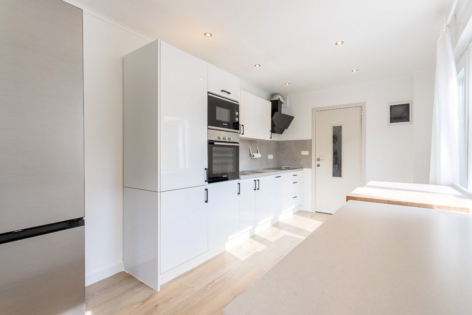 Instapklare woning te Dworp met 5 slkp., garage en tuin foto 7