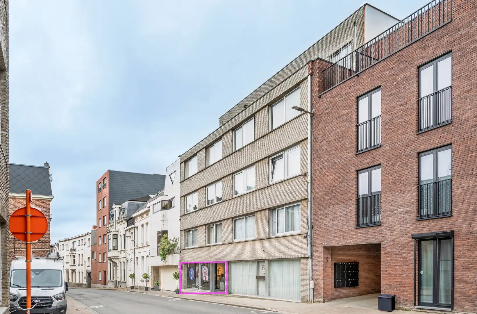 Handelsgelijkvloers ca.100 m² te koop in centrum Burcht — start hier jouw zaak! foto 15