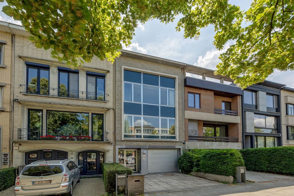  Ruime, karaktervolle bel-etage met grote tuin foto {{pictureIndex}}