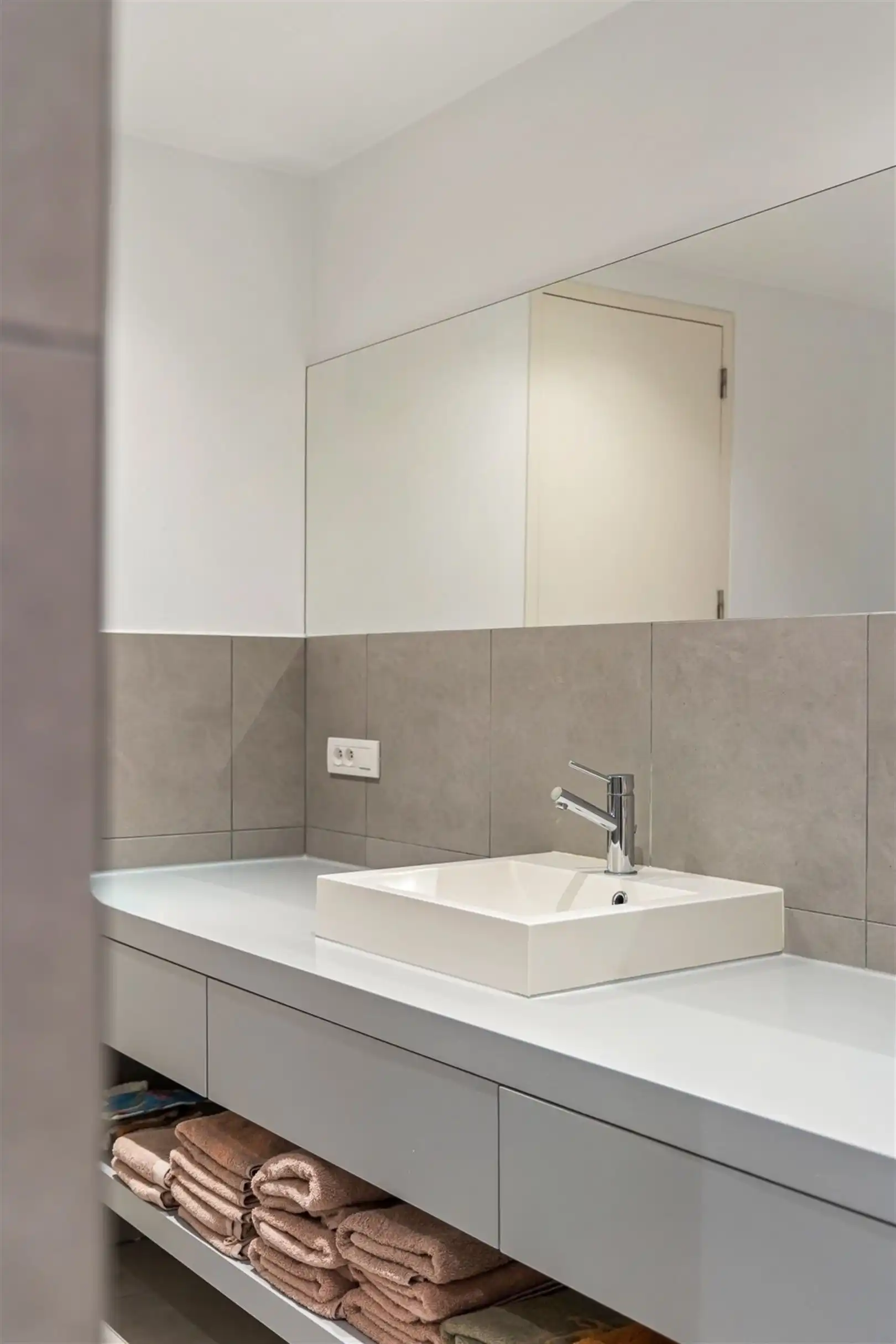 Recente & verrassende ruime woning met commercieel gelijkvloers foto 10