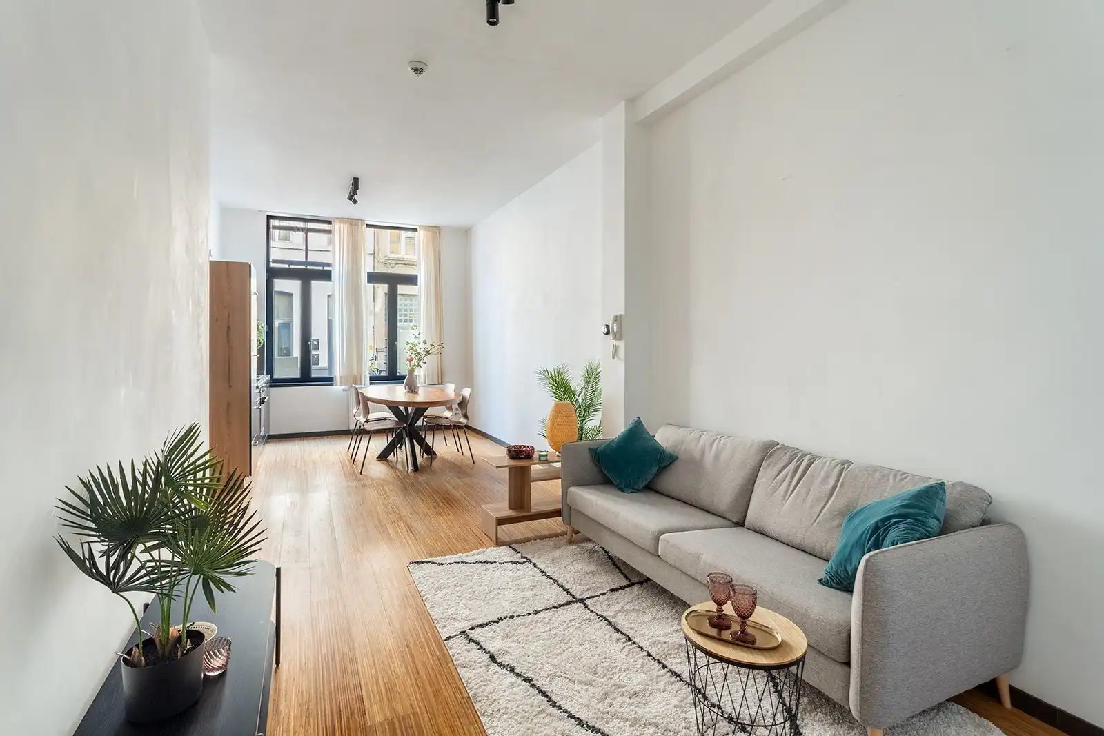Ruime duplex om de hoek van Park Spoor Noord – Instapklaar én energiezuinig foto {{pictureIndex}}