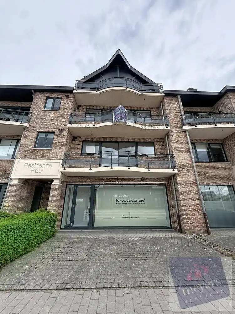 Instapklaar appartement met 2 slaapkamers, balkon en autostaanplaats in Hasselt foto {{pictureIndex}}