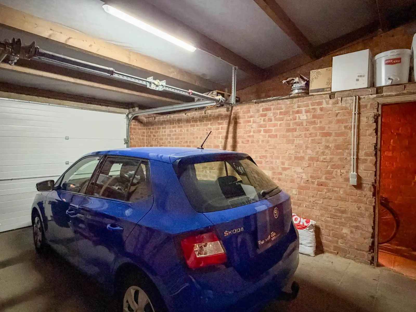 2 slaapkamer appartement (gelijkvloers) met grote tuin en grote garage vlakbij Sint-Pietersstation foto 23