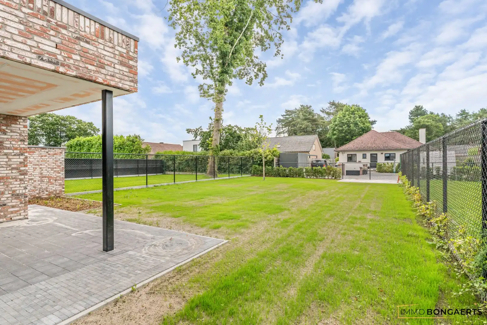 Volledig afgewerkte nieuwbouwwoning met 4 slaapkamers. foto 25