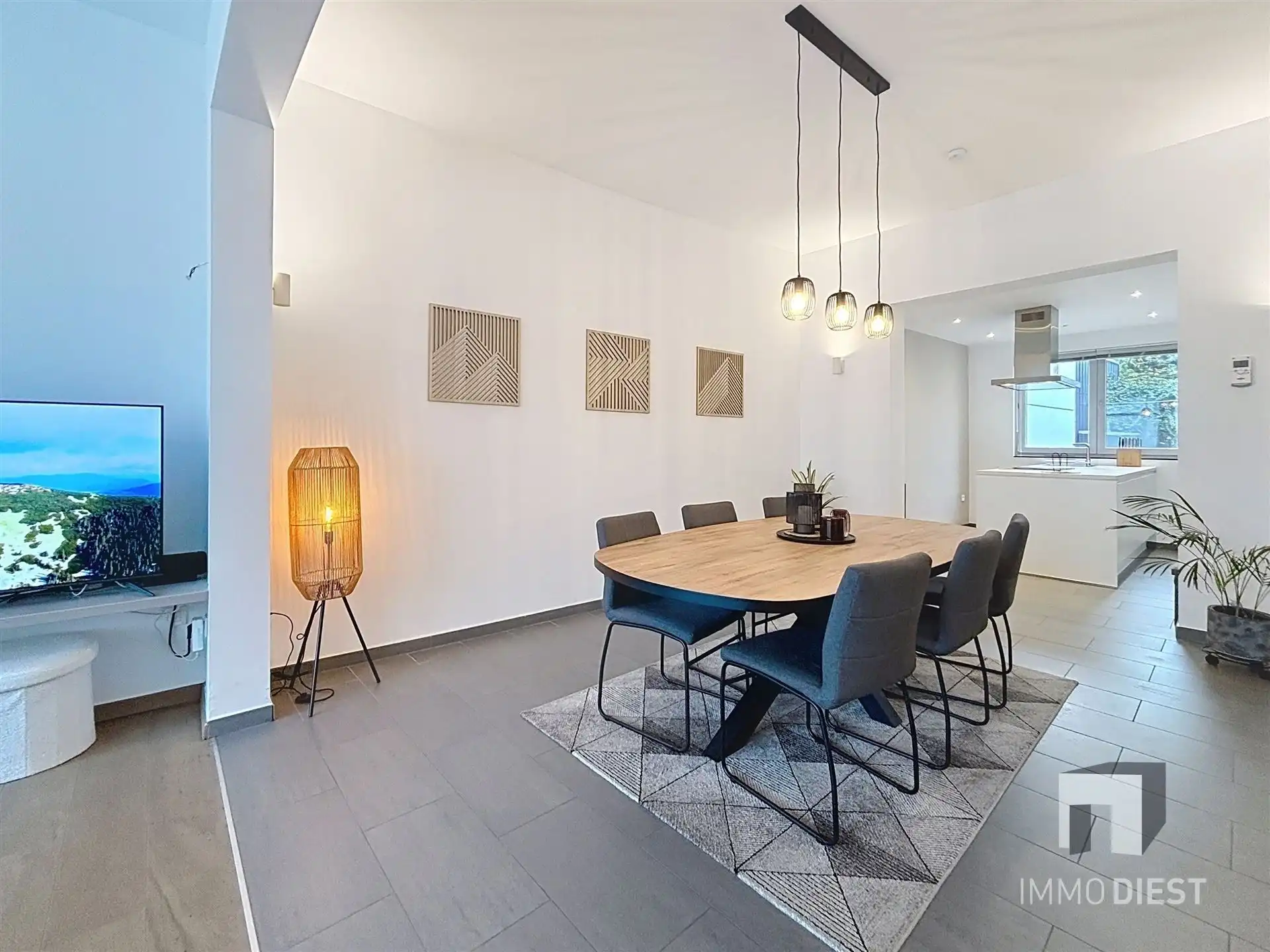 Trendy gerenoveerde woning met 3 slaapkamers foto 7