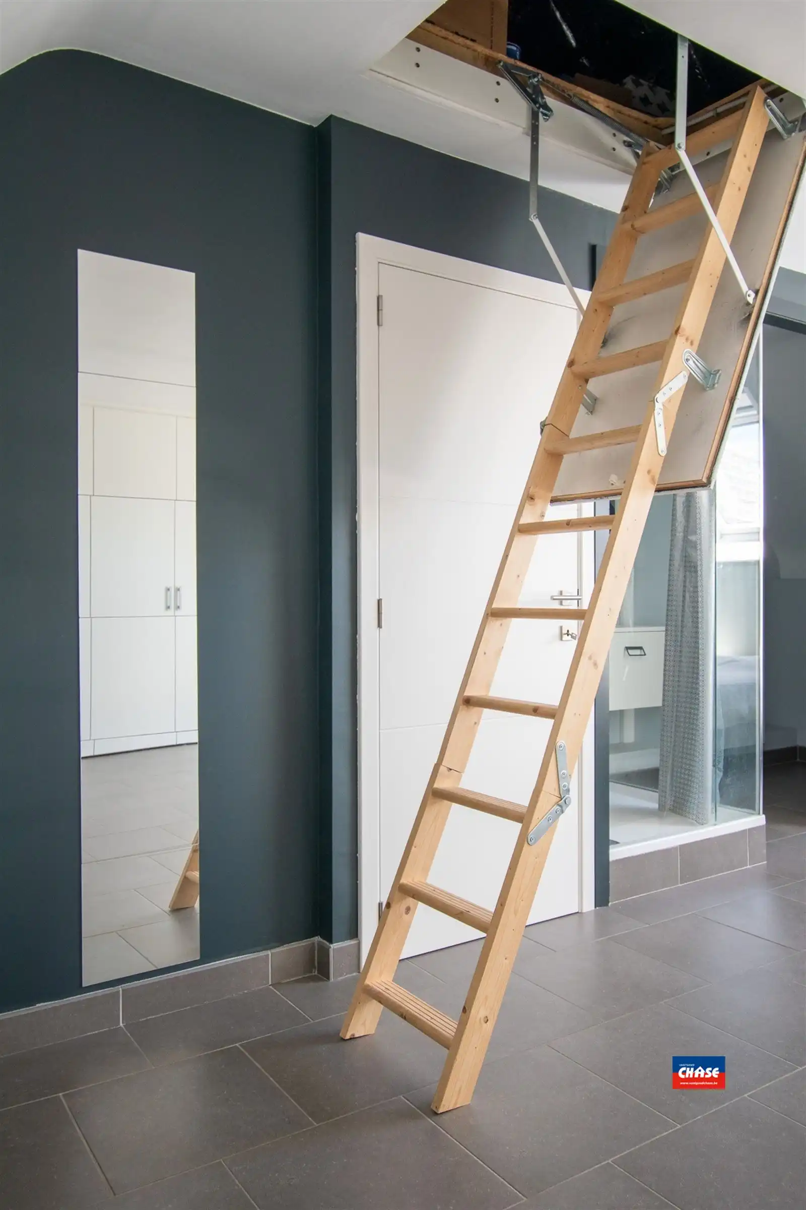 Instapklare woning met 4 slaapkamers, tuin en garagebox foto 30