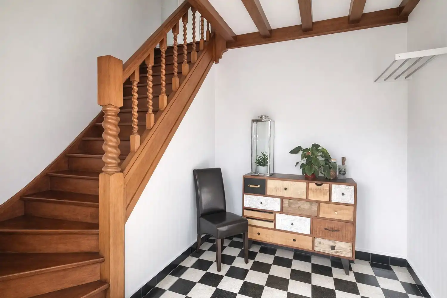 Vrijstaande woning met ruime tuin en dubbele garage op topligging te Maldegem foto 4