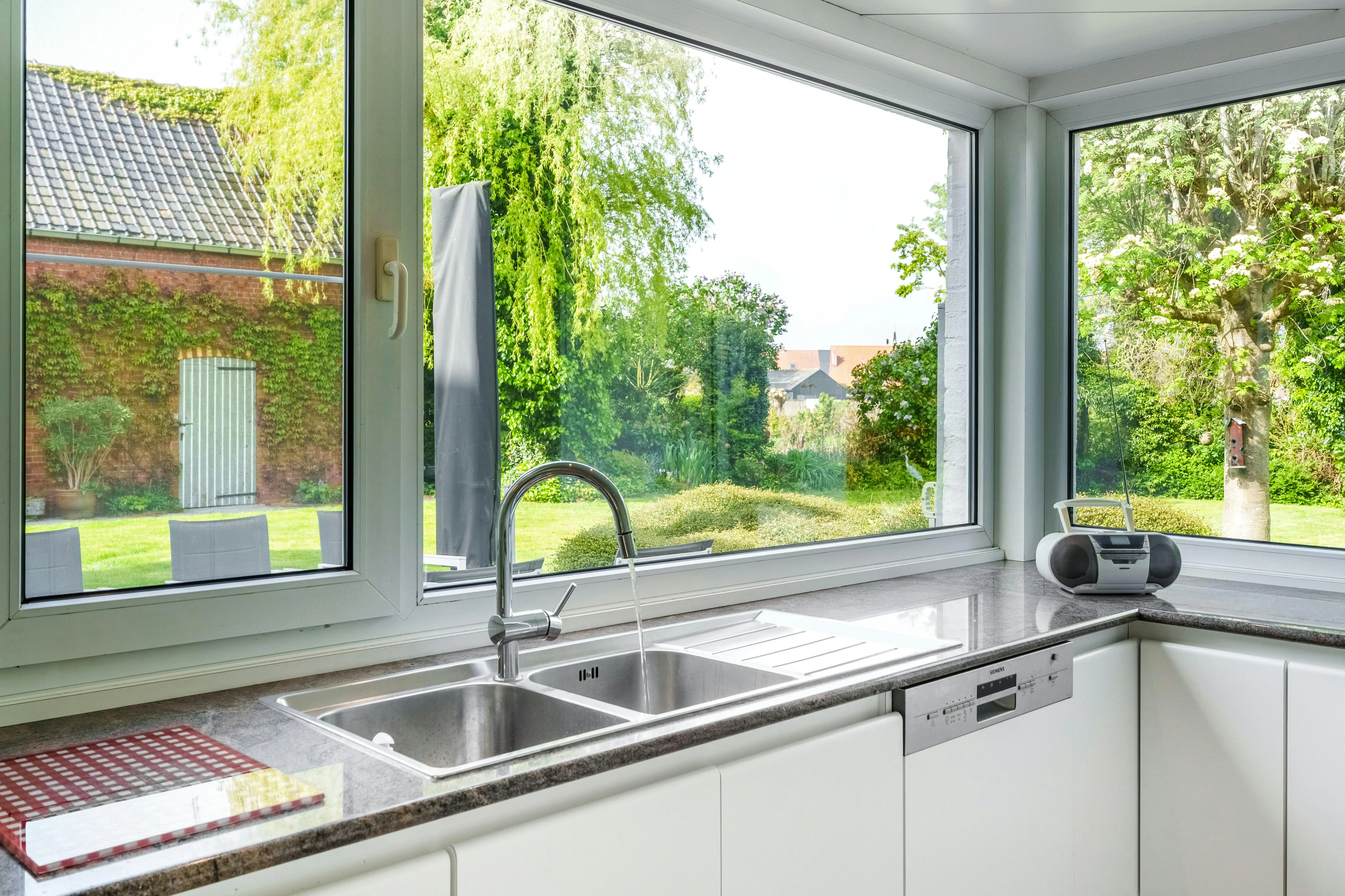 Uniek herenhuis met knappe tuin en bijgebouw in Moorslede foto 8