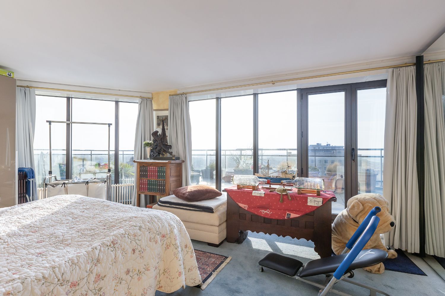 Ruime penthouse met fenomenaal open zicht op de zeedijk van Oostende foto 18