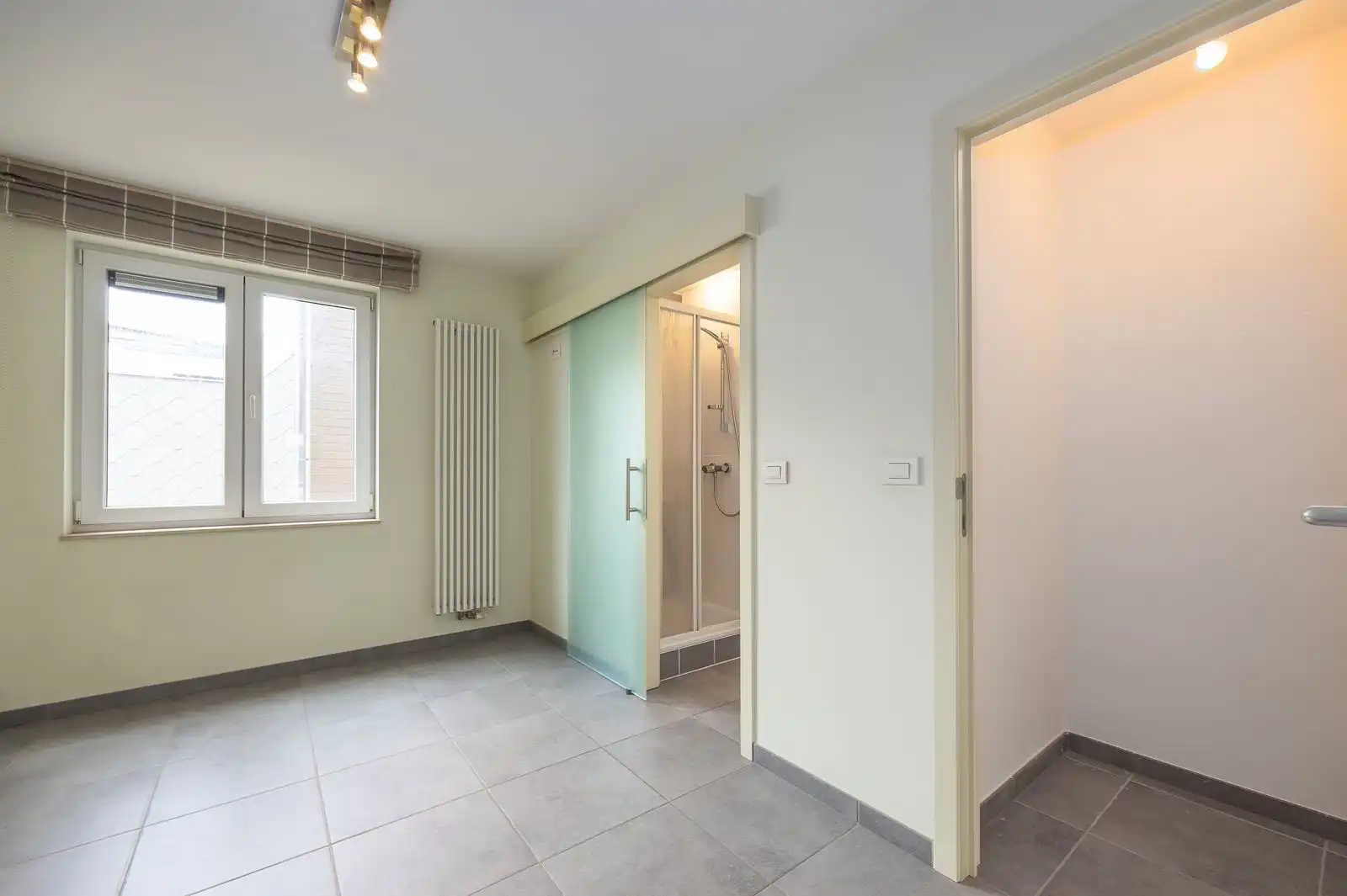 Ruim en instapklaar 3-slaapkamerappartement in hartje Oostende foto 15