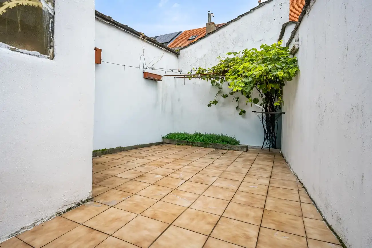 Ruime gesloten woning op een toplocatie in Sint-Amandsberg en nabij het centrum van Gent! foto 9