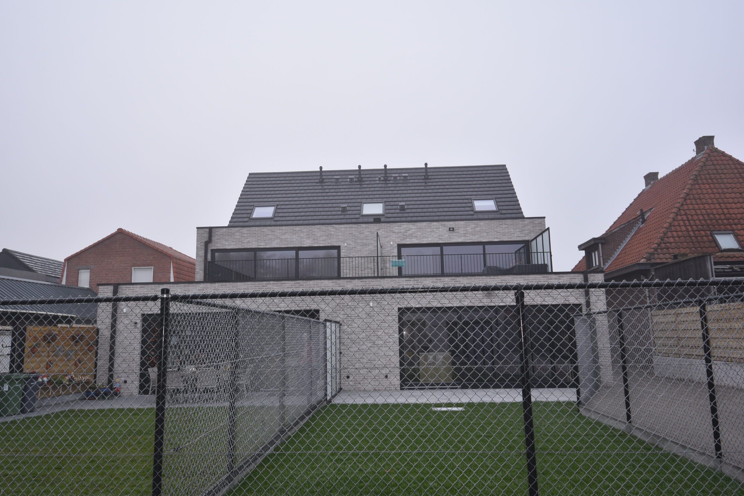 Zeer ruim duplex appartement (3 slpks) met garage in Sint-Pauwels foto 2