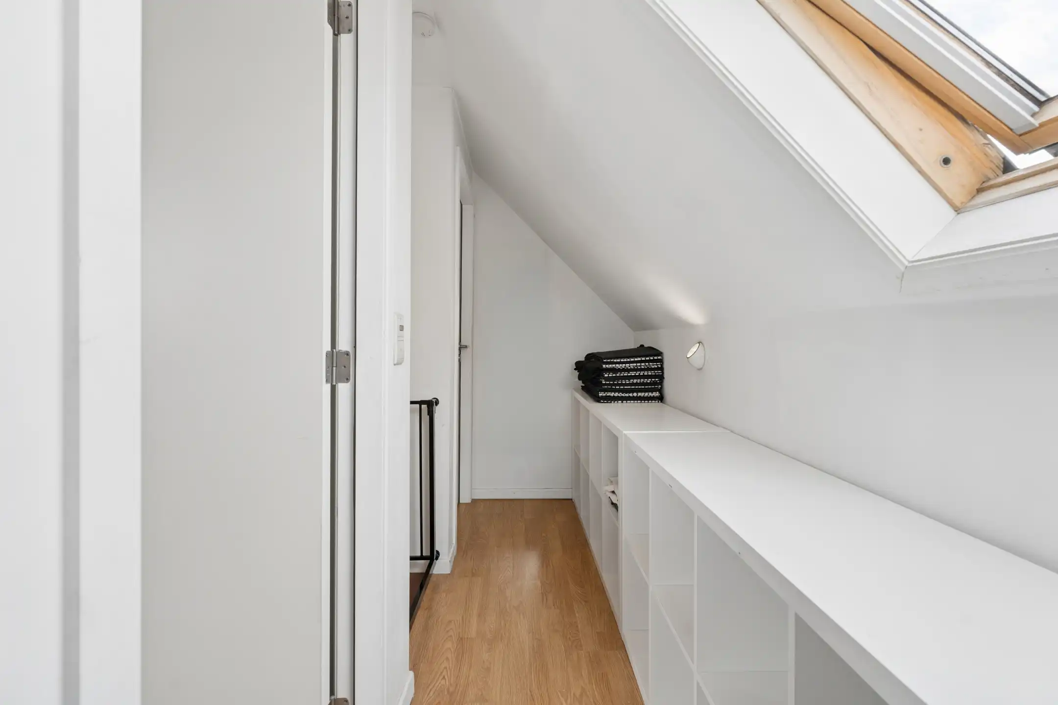 Gezinswoning met 4 slaapkamers en aanpalend magazijn foto 16