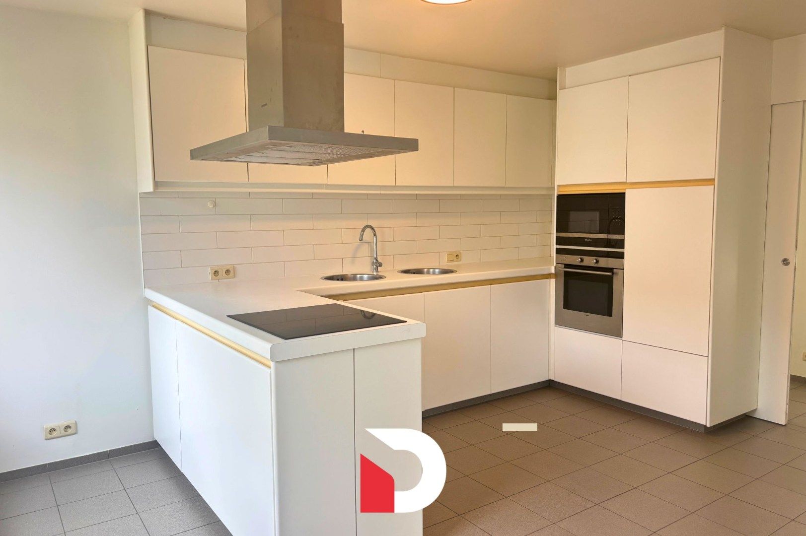 Instapklaar en ruim appartement met 3 slaapkamers en zonnig terras in Sijsele foto 3