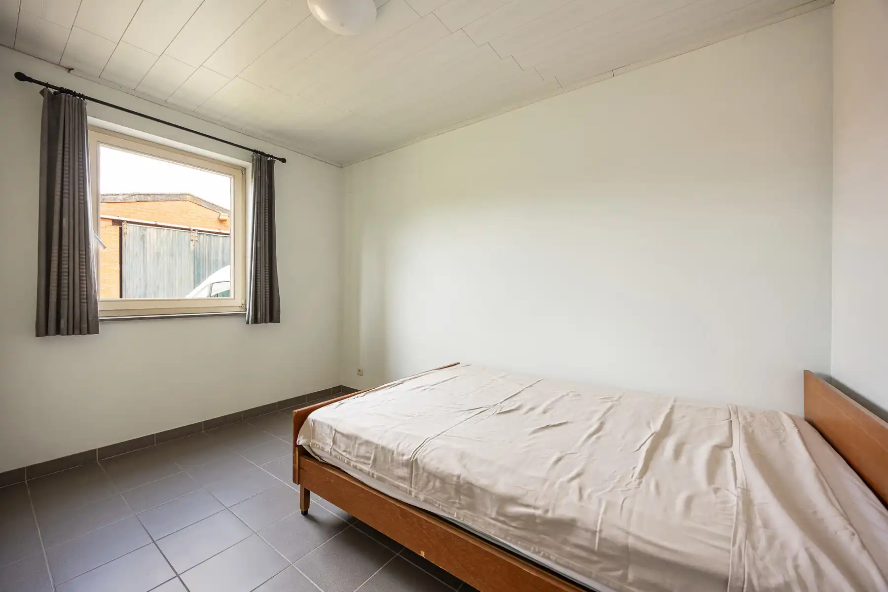 Bedrijfswoning met bijgebouwen en weiland op ca 1,3ha. foto 14