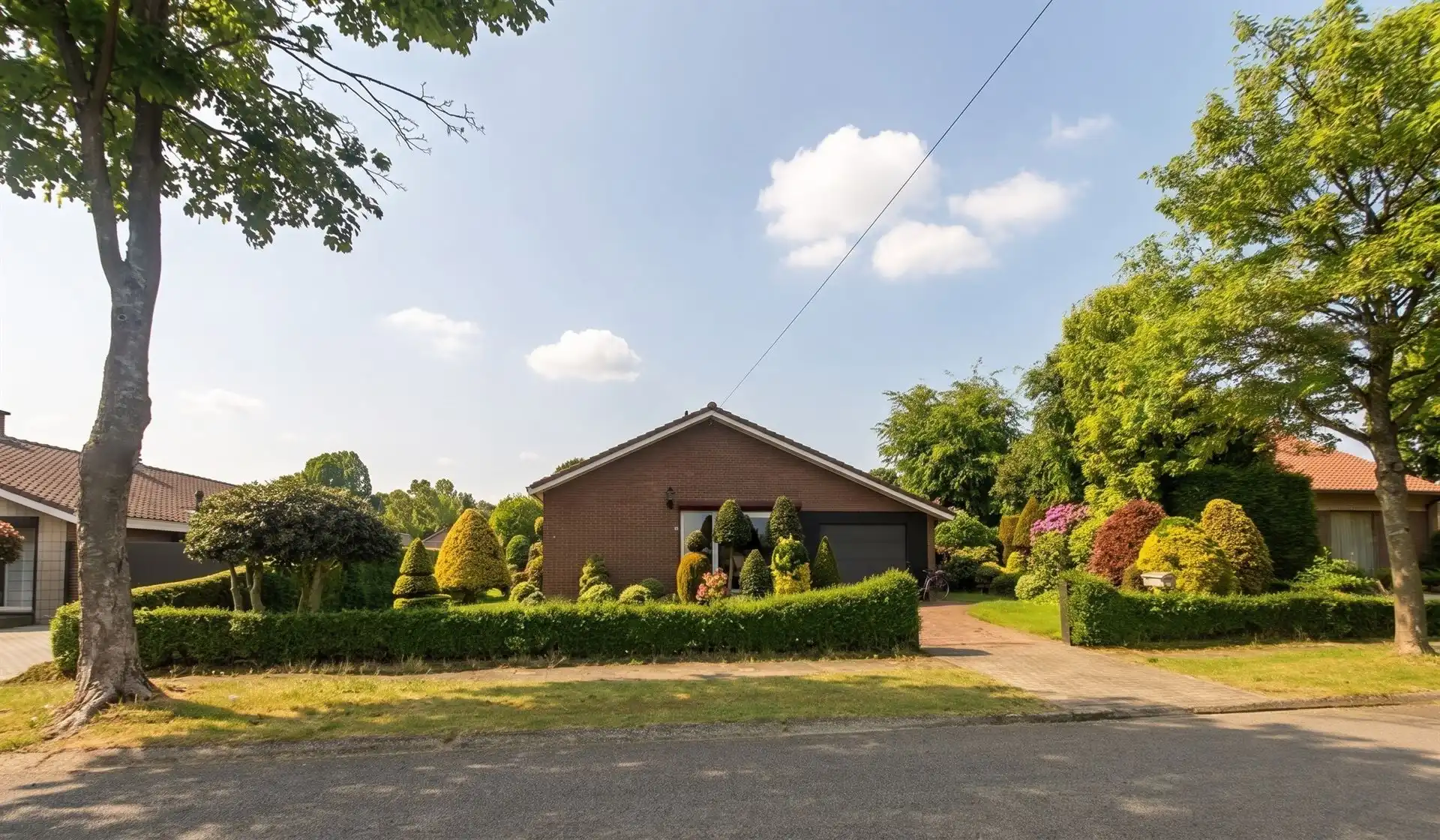 Te renoveren, vrijstaande woning in een gezellige woonwijk foto 20