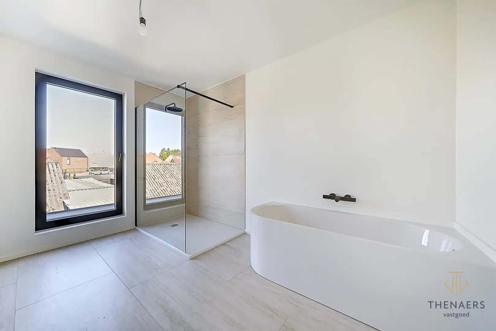 Strakke en luxueus gerenoveerde open bebouwing met hoogwaardige afwerking en EPC A in Wilderen. foto 20