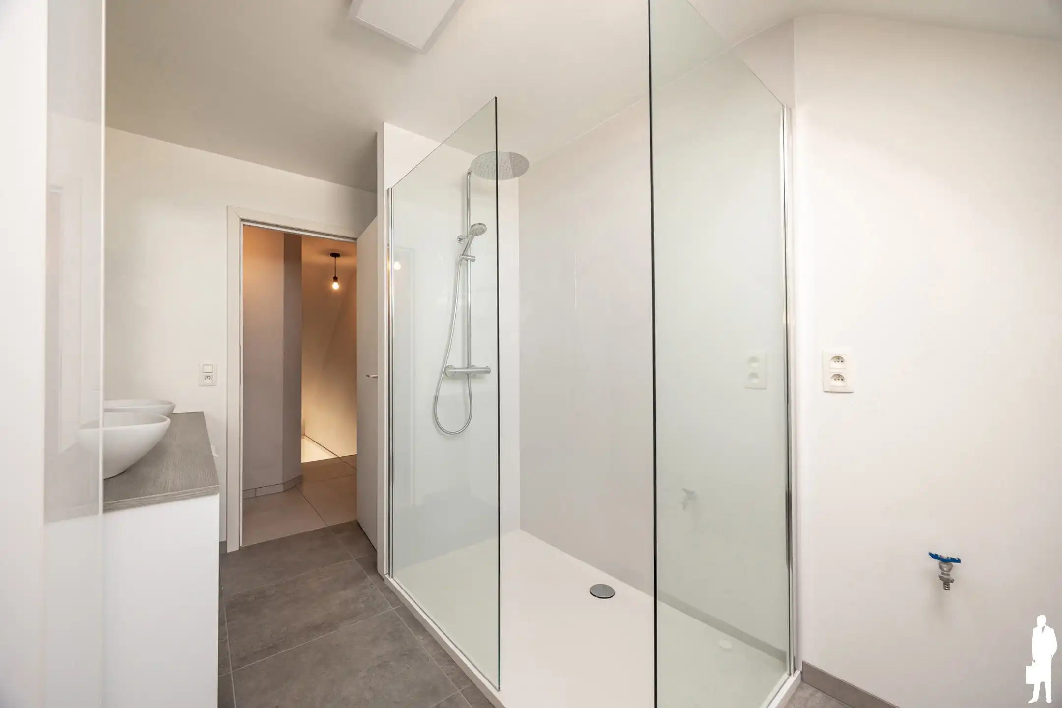 Instapklaar duplexappartement  op topligging in Sint-Niklaas foto 7