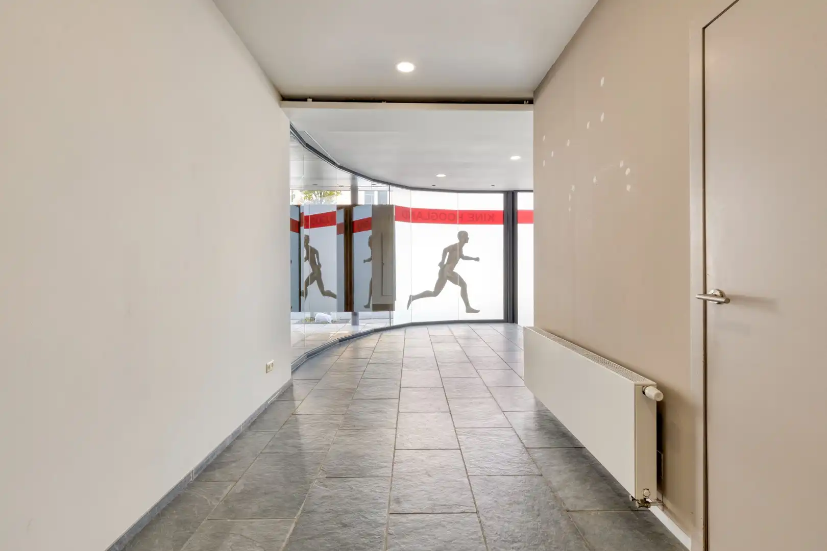 Ruim veelzijdig handelspand te koop – Bruggestraat, Hooglede foto 4