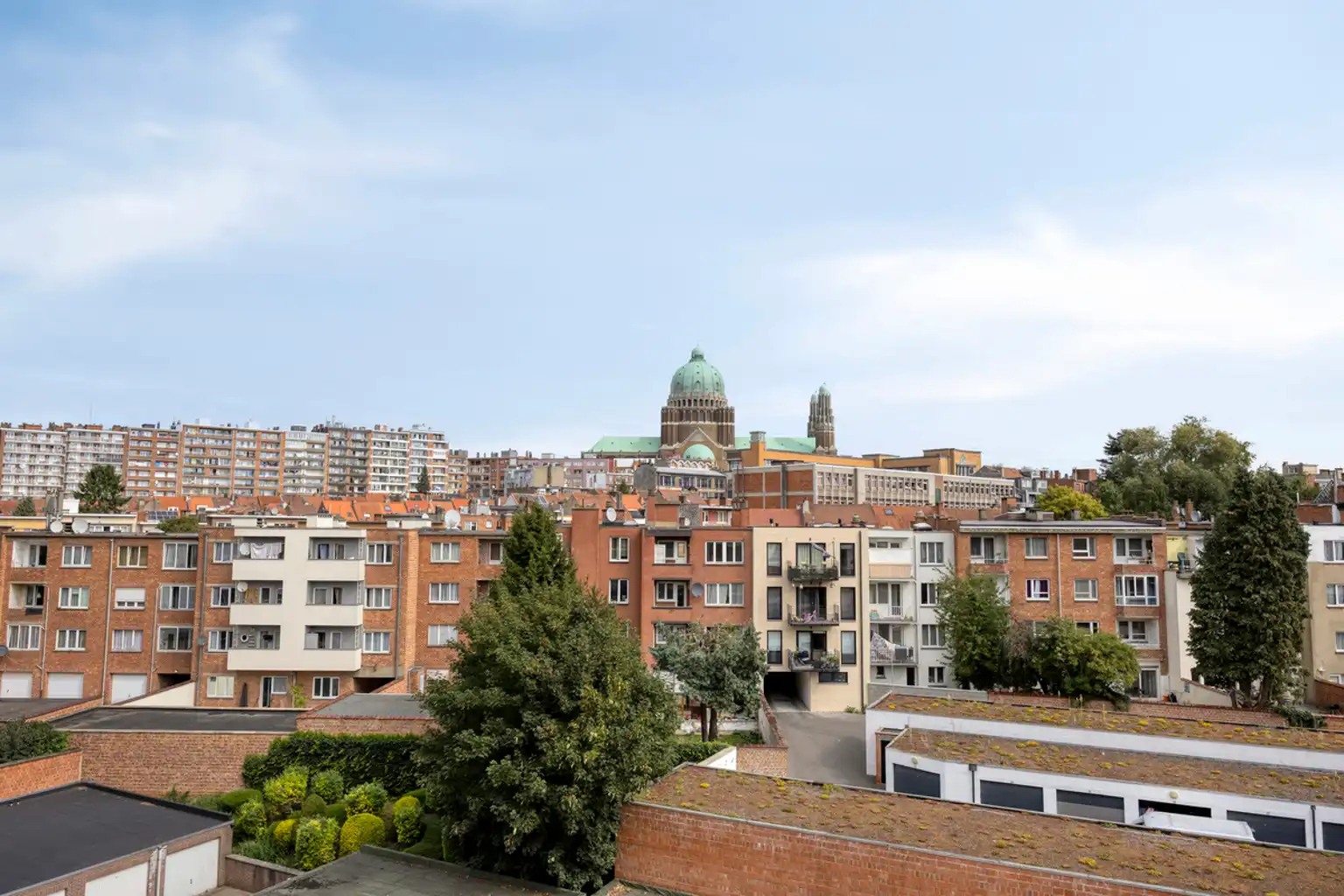 Ruim 3-slaapkamerappartement met garage  foto 22