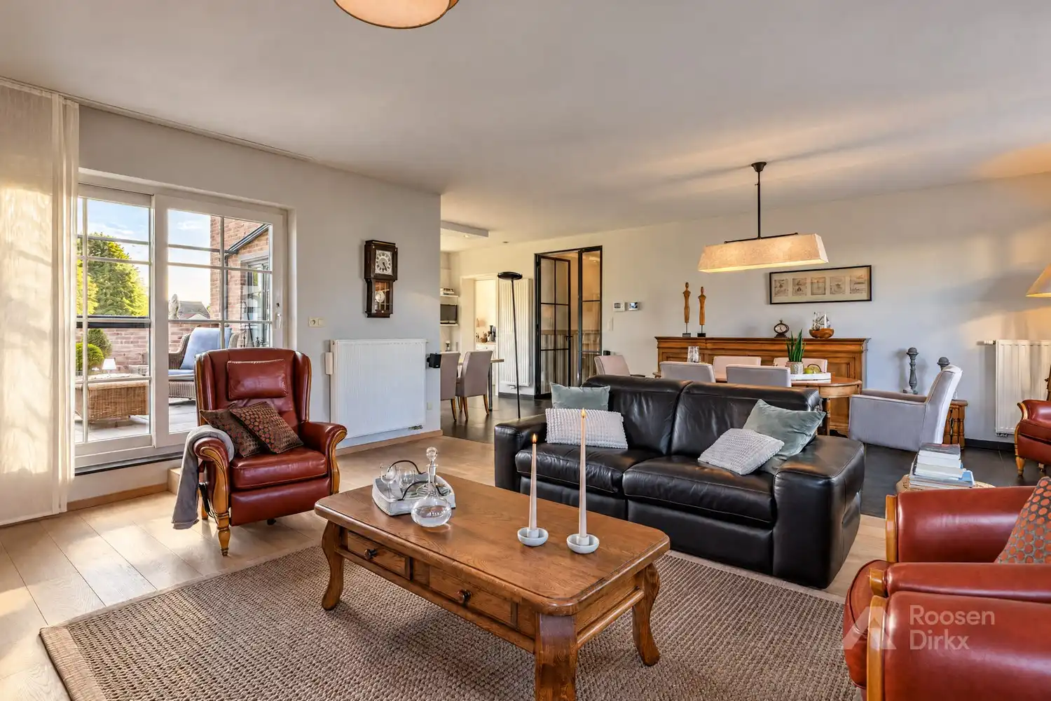 Luxe appartement (150m²) met 3 slaapkamers en 60m² terrassen te BREE. foto 7