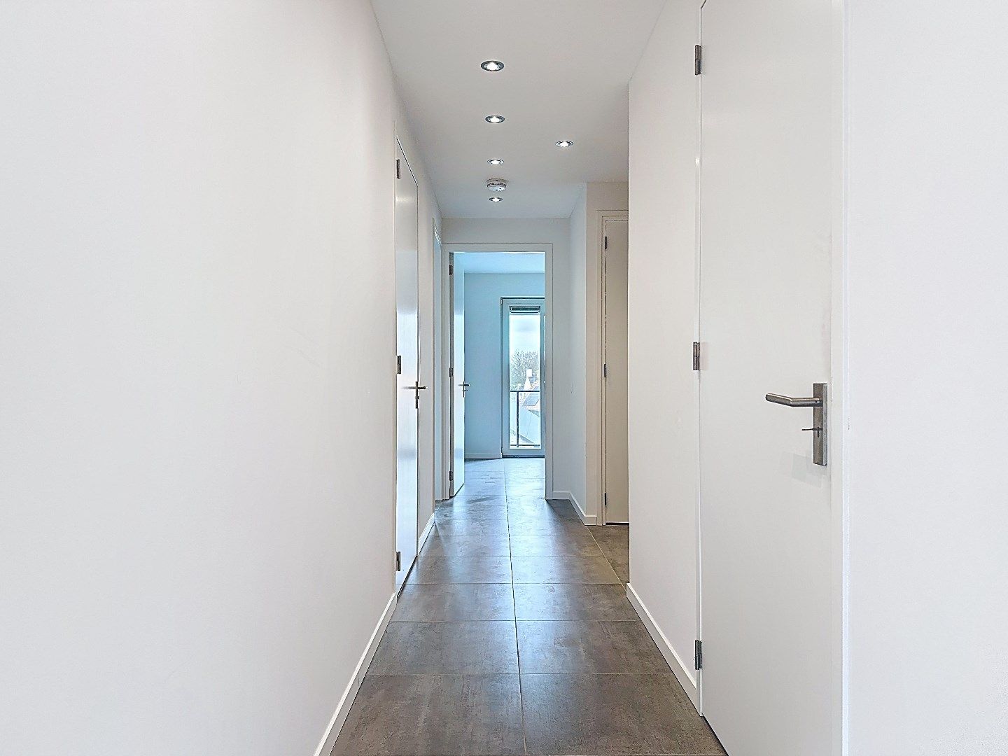 Instapklaar appartement met balkon en parkeerplaats in Aardenburg foto 19