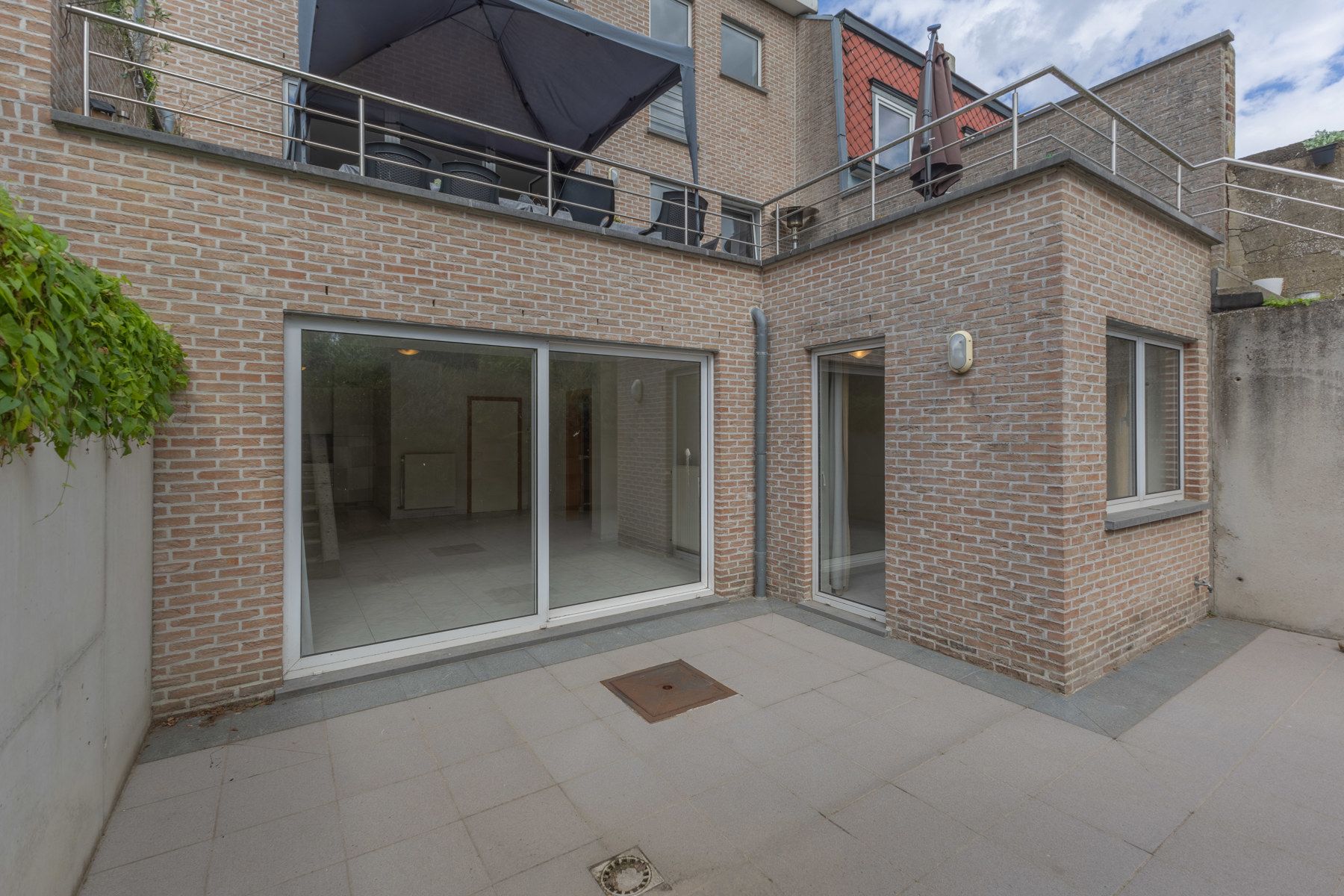 Zeer ruime eengezinswoning met 6 kamers, tuin en garage foto 17