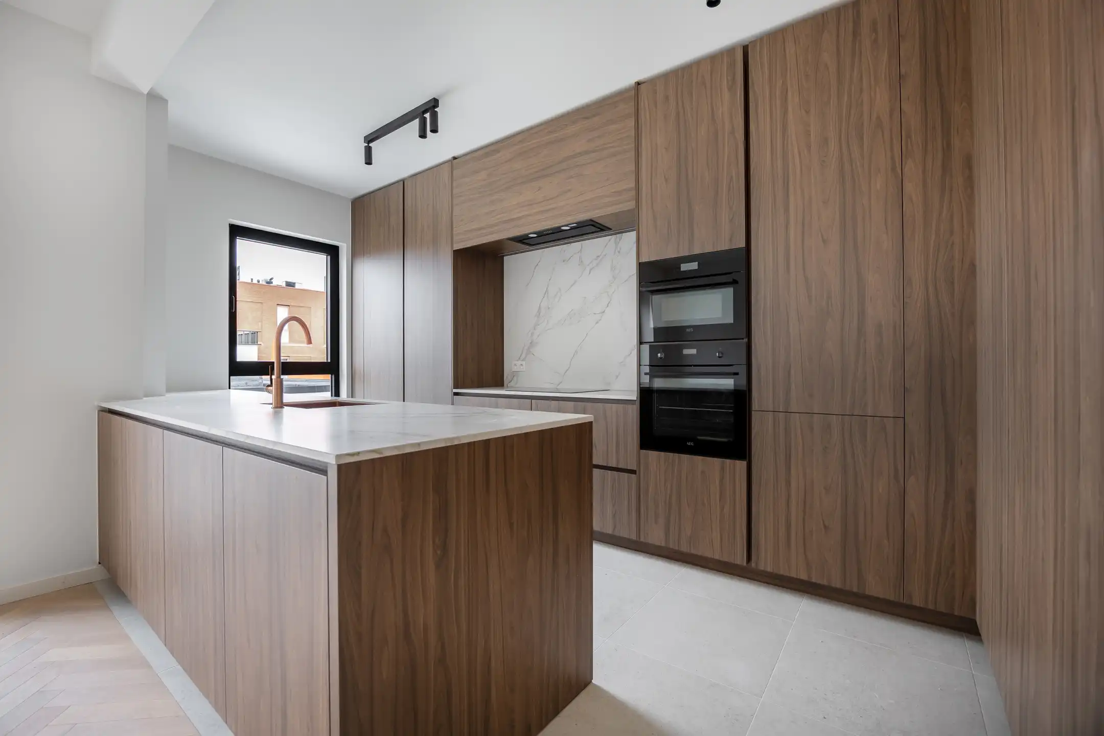 Penthouse met prachtig terras vlakbij het Groen Kwartier foto {{pictureIndex}}