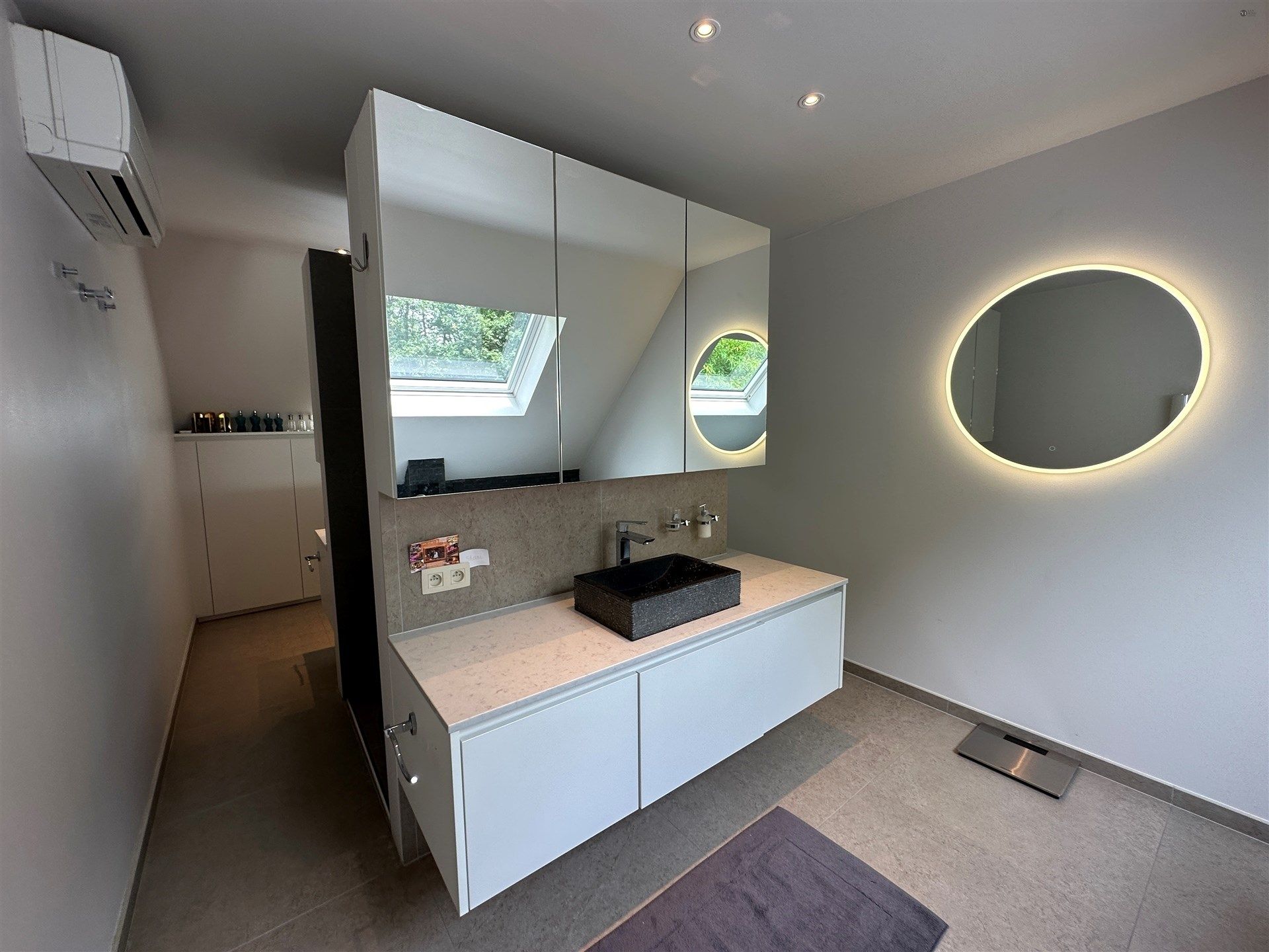 Villa met prachtige tuin, zwembad en bijgebouwen op 2.063m². foto 26