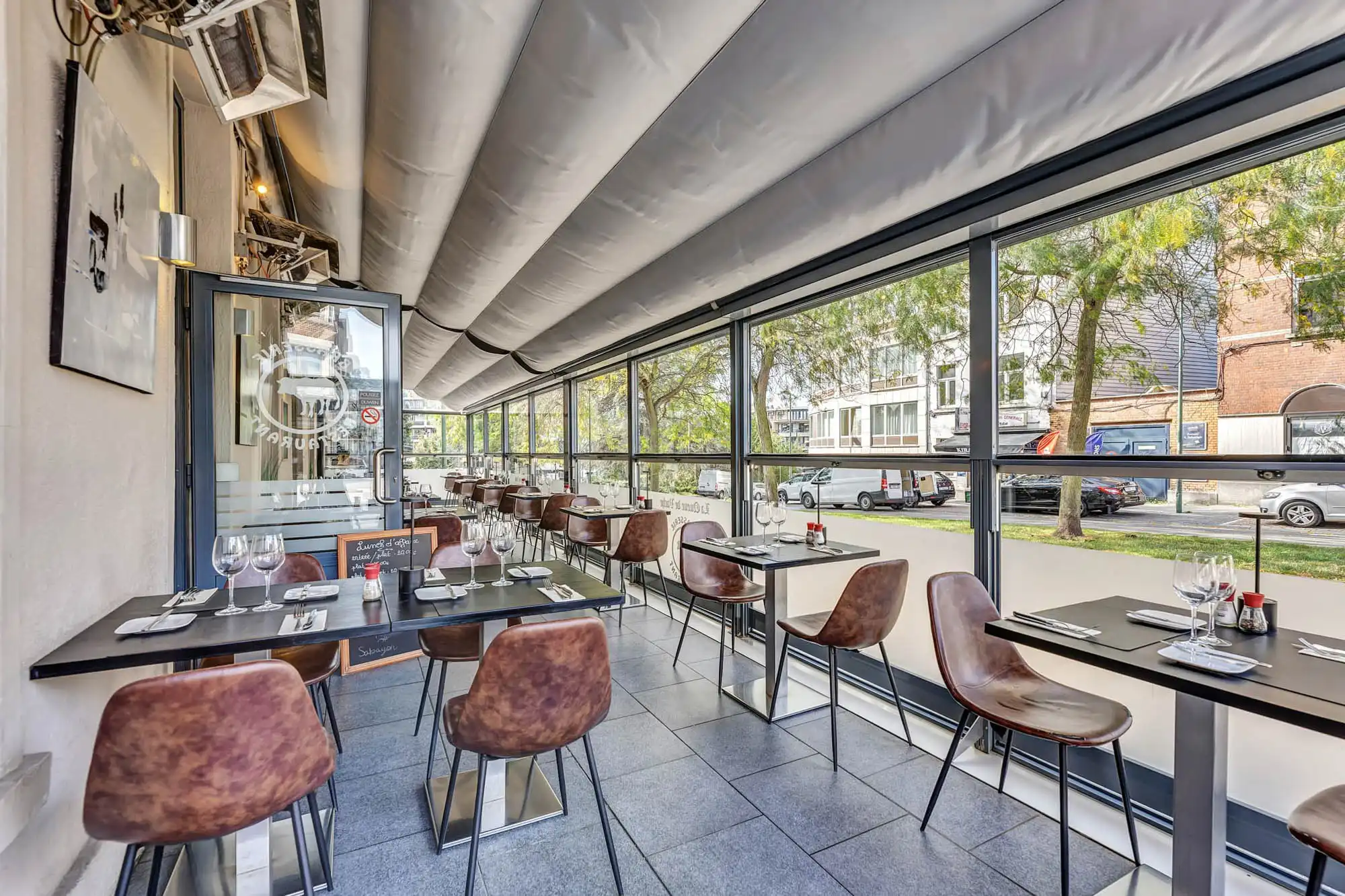 Gewaardeerd restaurant/handelspand met appartementen foto 30