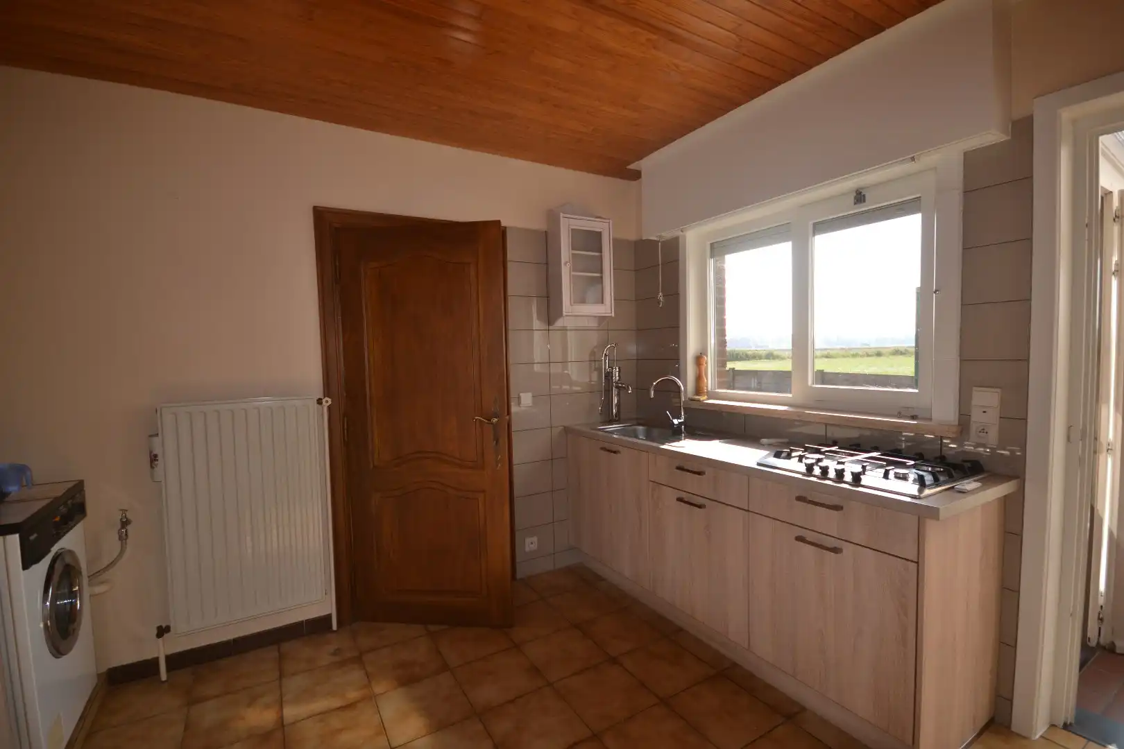 Ruim,  zonnig en rustige  gelegen villa.  foto 7