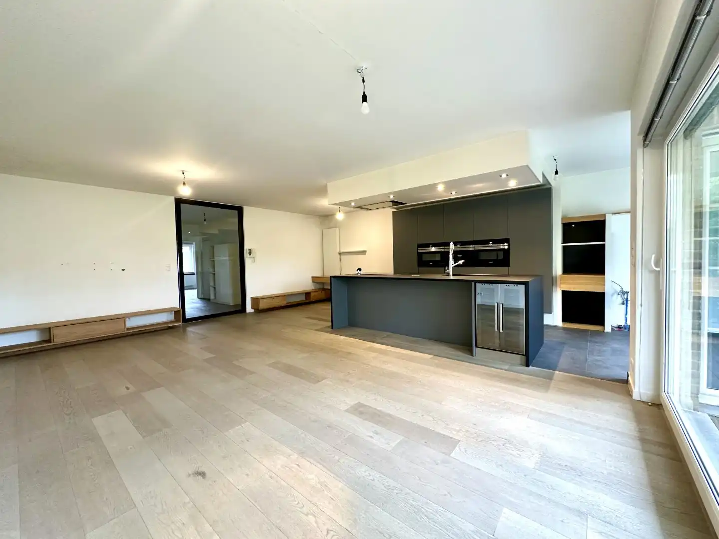 Luxueus afgewerkt gelijkvloers appartement foto 4