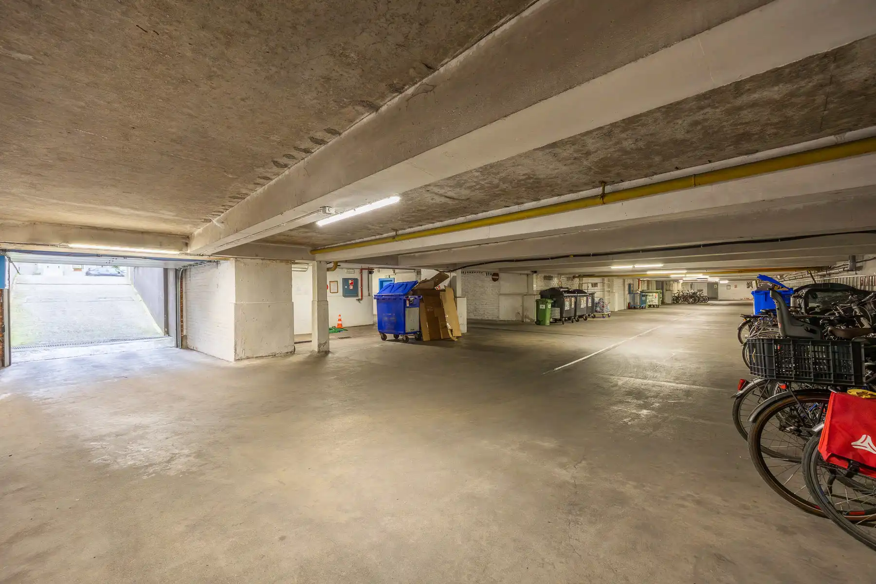Lichtrijk en energiezuinig appartement met terras foto 19